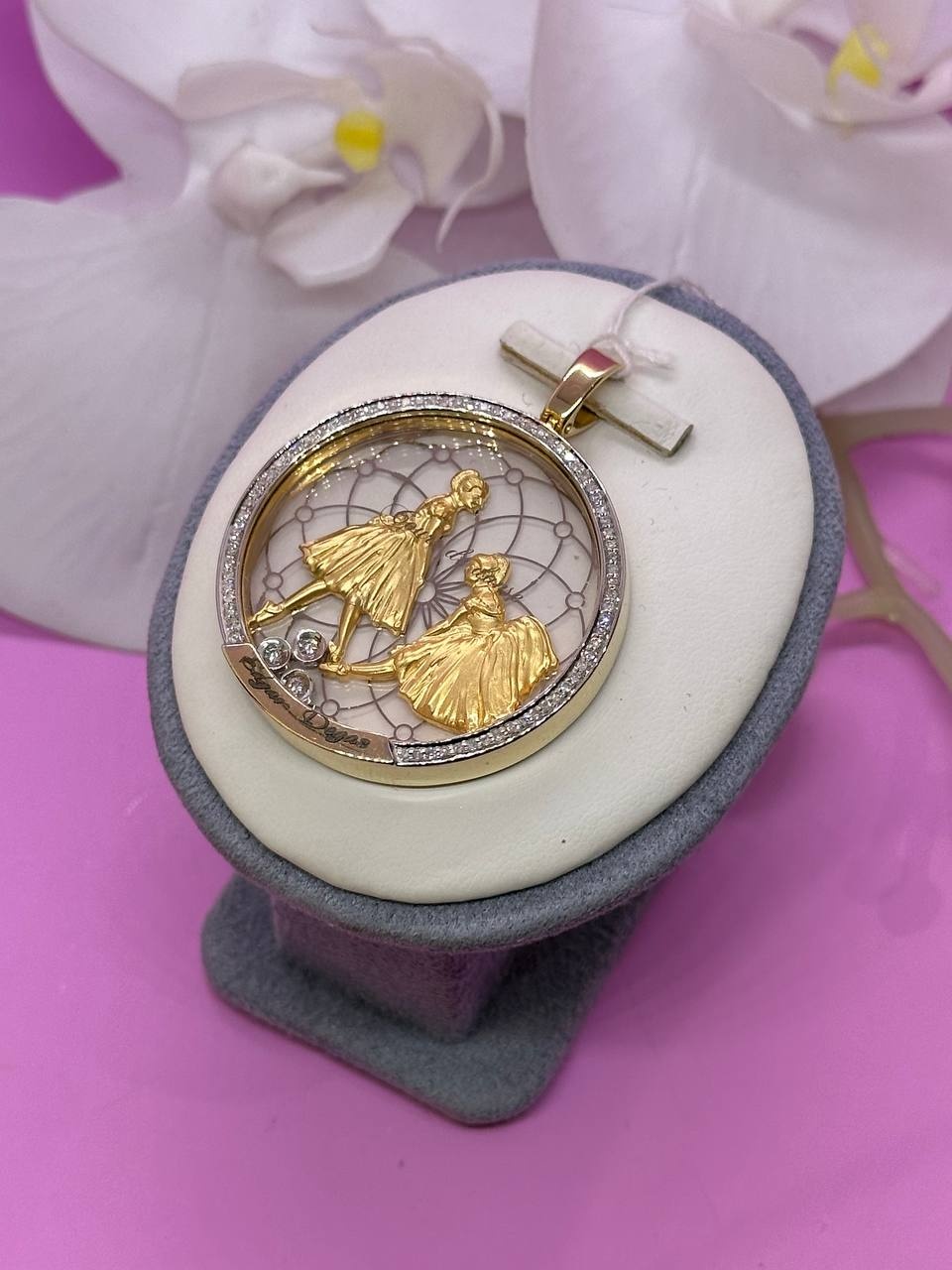 Брошь SAR JEWELRY VIP44A-0501_5182 вес 18.9 г золото, бриллиант
