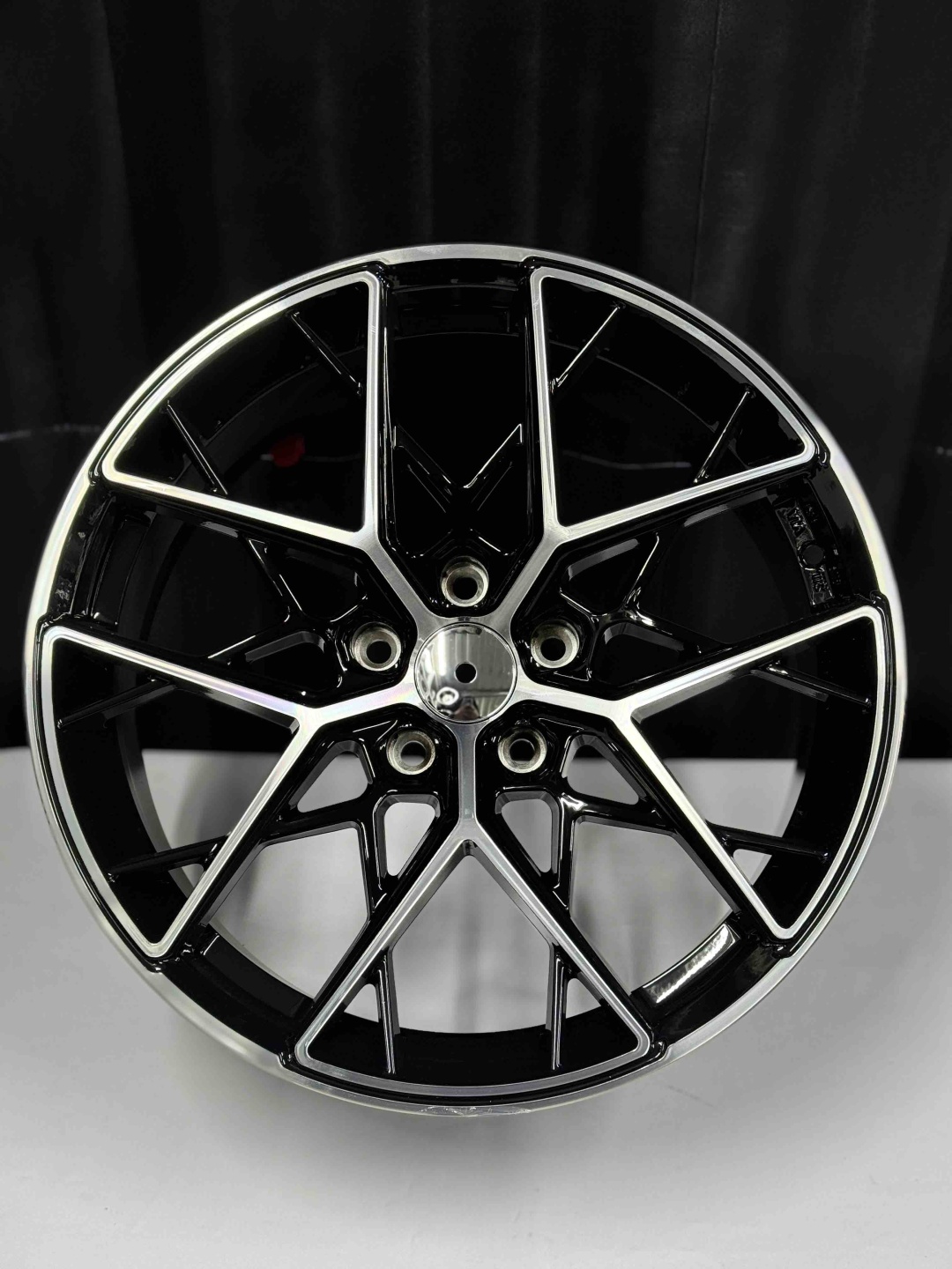 Top Grade Diski0109 8x18/5x112 D57.1 ET35 4 диска черный, серебристый