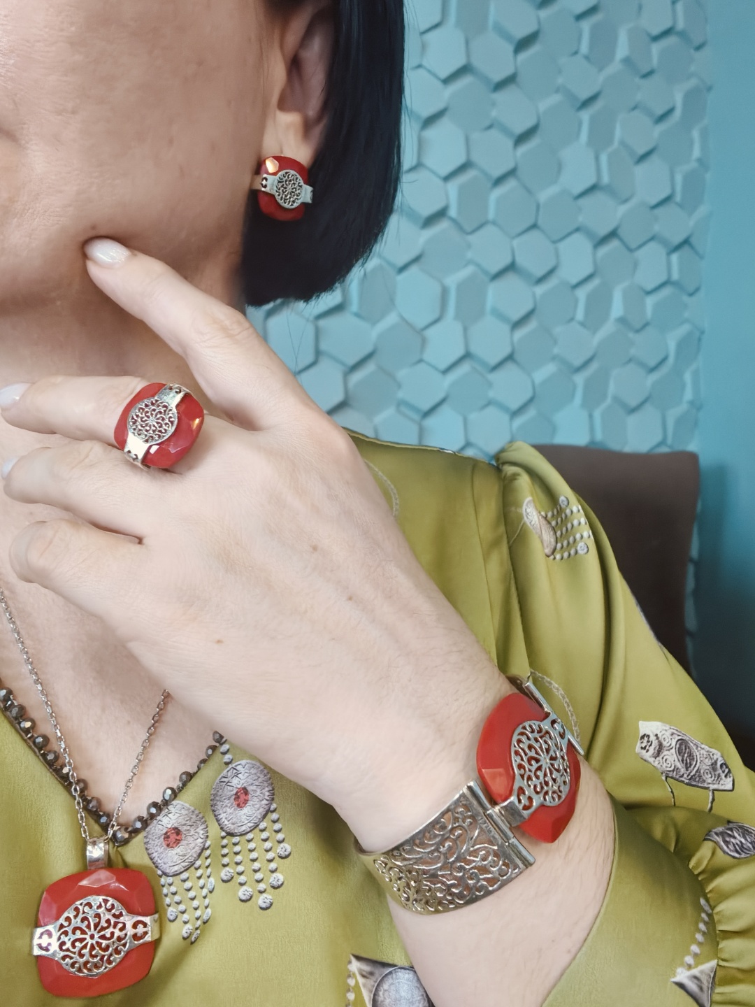 Серебро России GulmiraSilver 925/90 вес 90 г серебро, коралл
