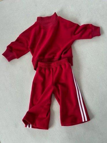 Спортивный костюм красный