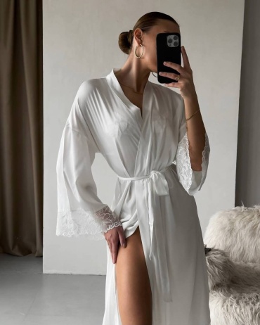 Атласный халат Shantal Lingerie белый