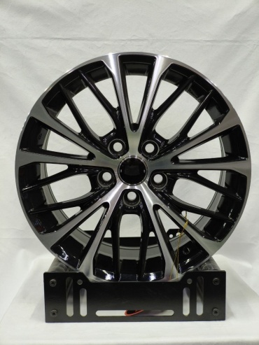 RNO 5311 7x17/5x114.3 D60.1 ET45 4 диска серебристый, черный