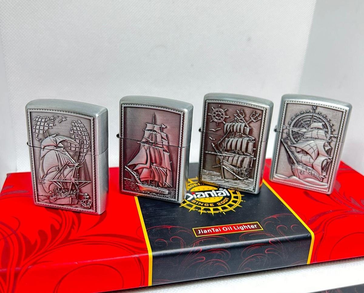 Бензиновая зажигалка Набор Lighter_XaN 002 4 в 1, металлический сплав