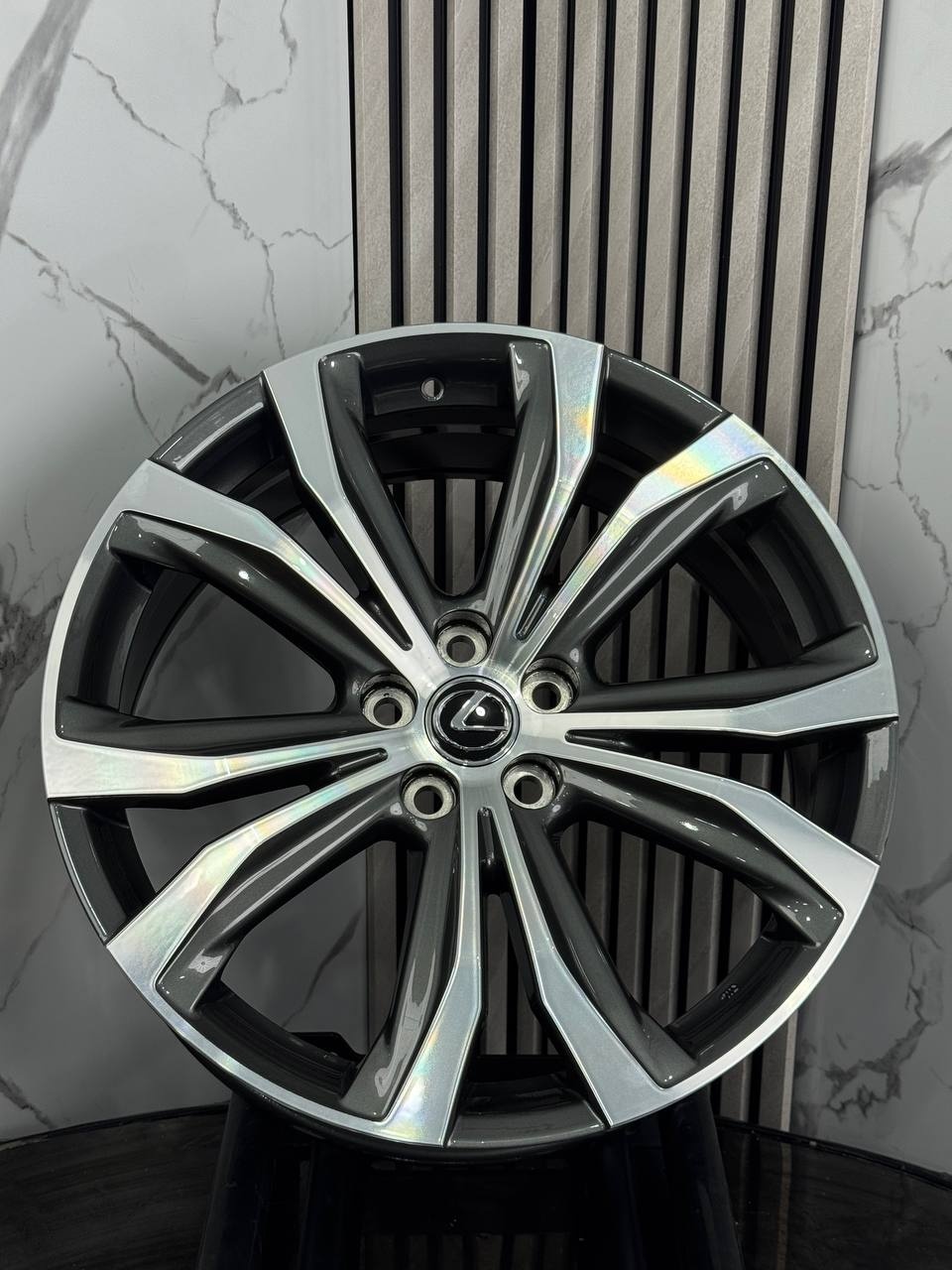 Top Grade TOYOTA-LEX H3035F 8x20/5x114.3 D60.1 ET30 4 диска графит, серебристый