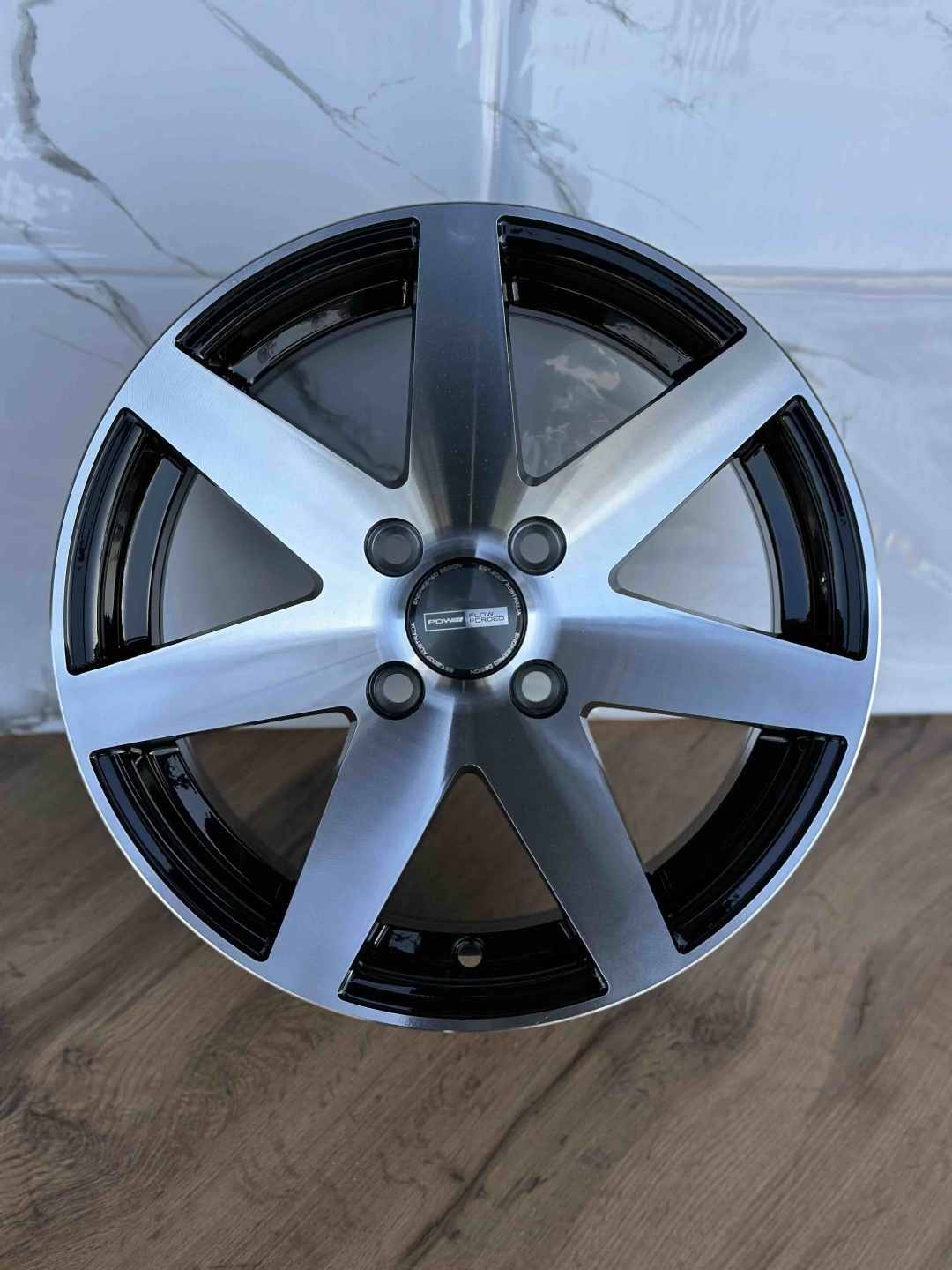 PDW SG7037 6.5x14/4x100 D67.1 ET20 4 диска черный, серебристый