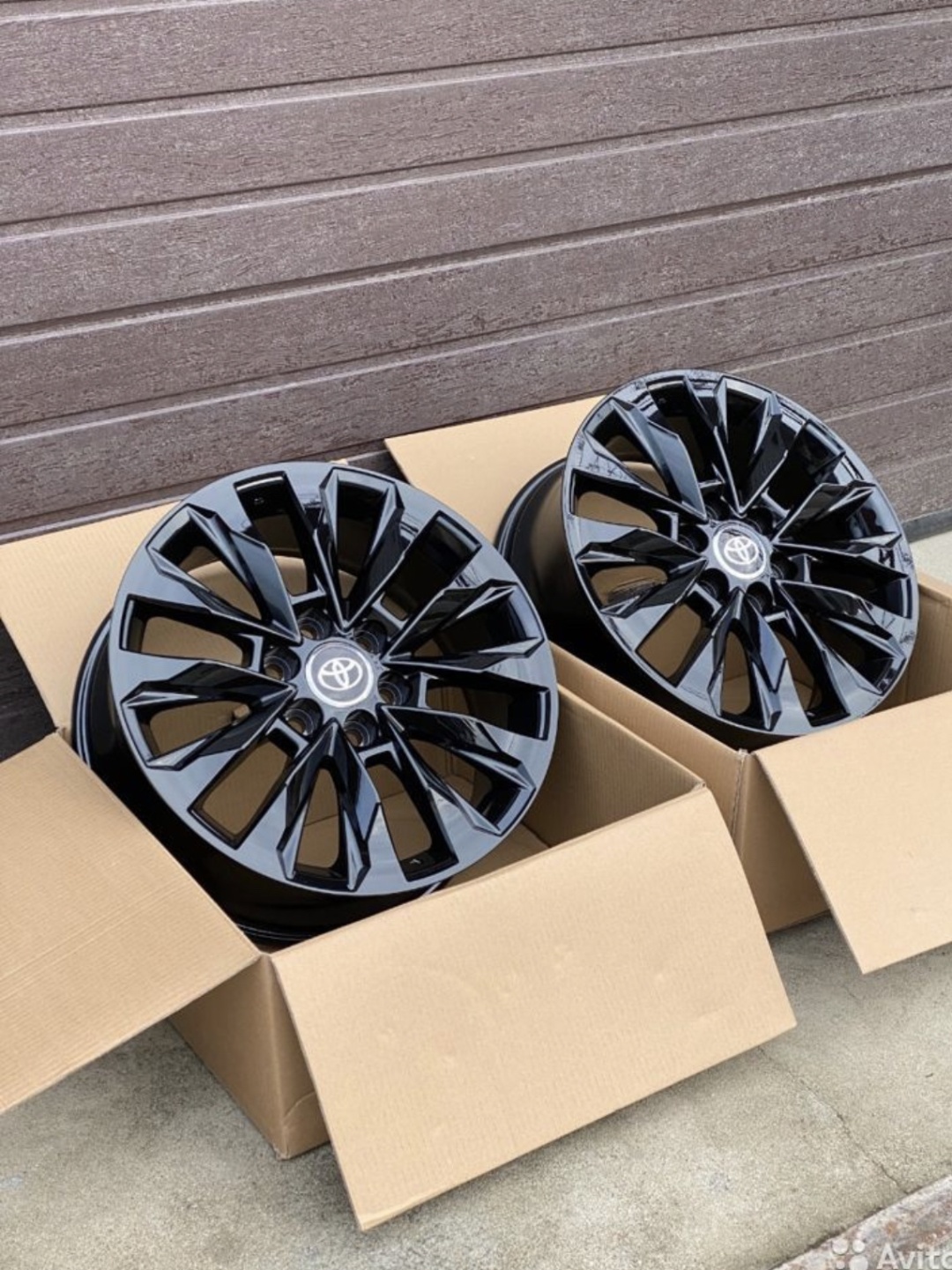 Rainbow LX 600 /LC 300 88020 8x20/6x139.7 D95.1 ET60 4 диска черный