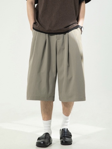 Бермуды urban outfit хаки