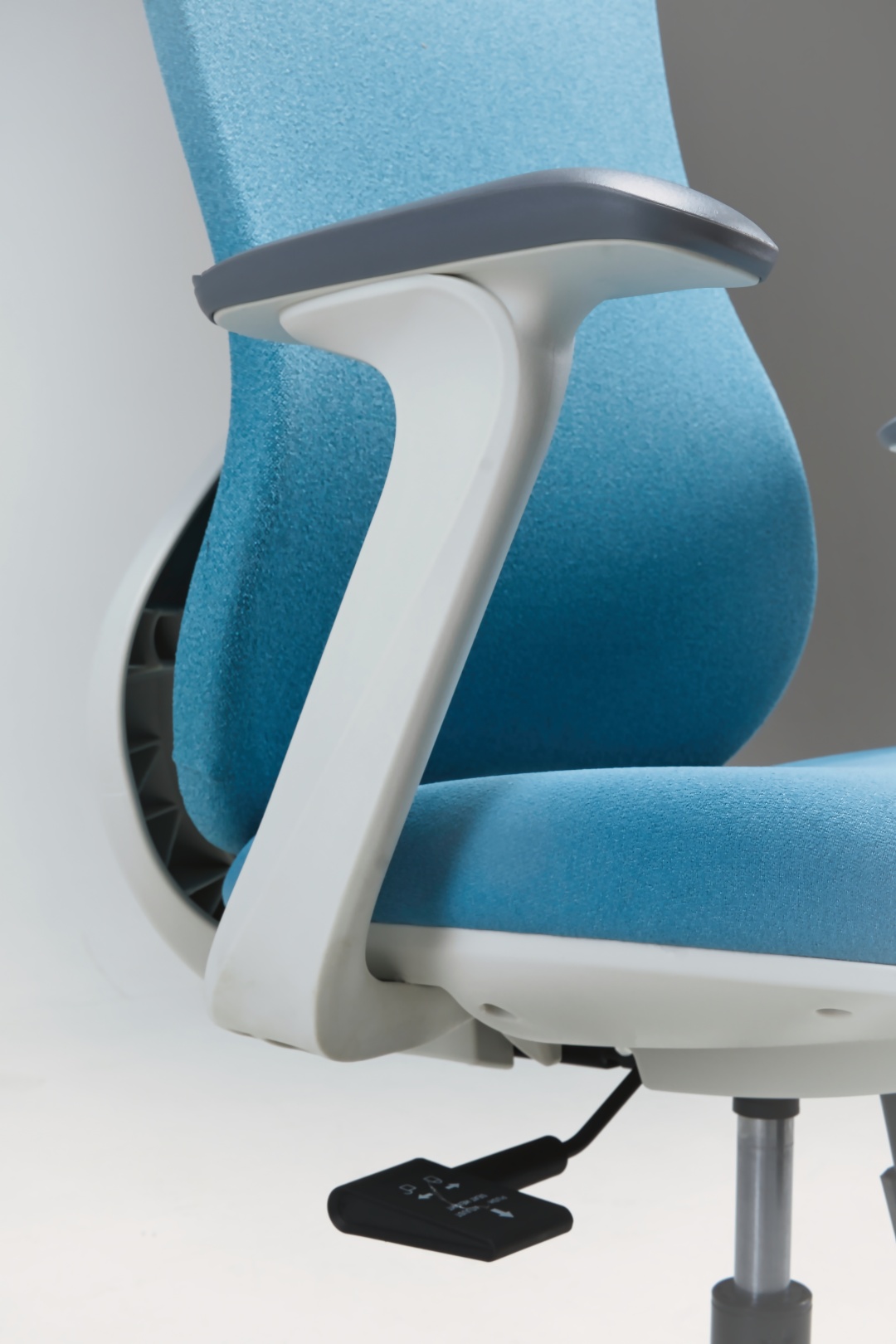 Компьютерное кресло Арт Строй Мебель 7215 white blue mesh 6