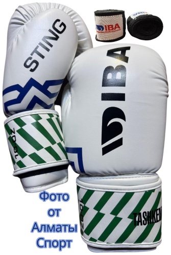 Боксерские перчатки AIBA 10 oz белый