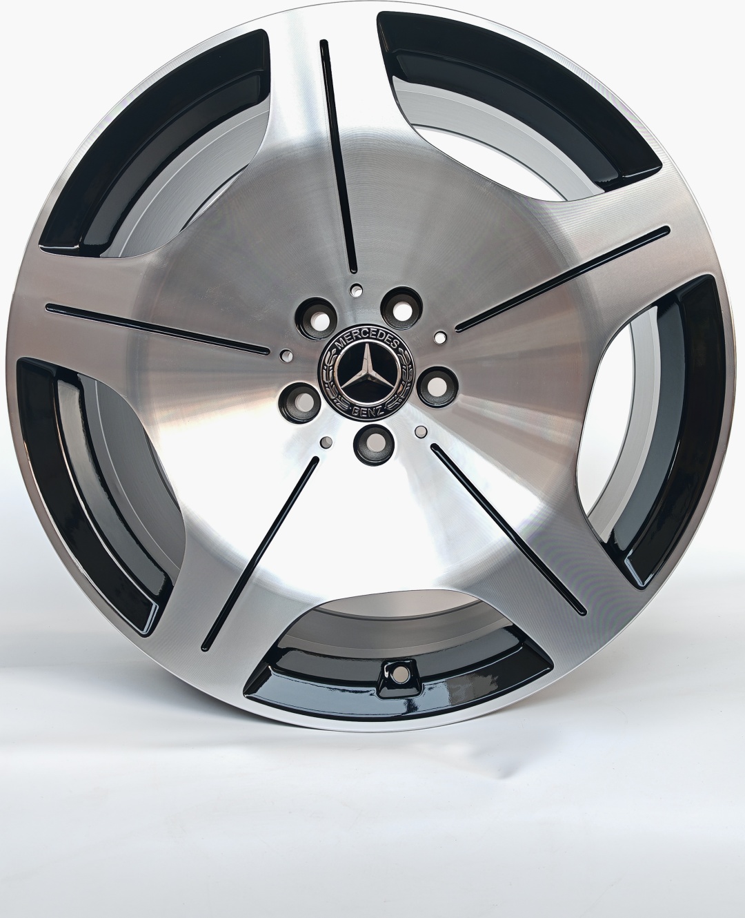 Mercedes-Benz 175 8.5/9.5x19/5x112 D66.6 ET36.43 4 диска черный, серебристый