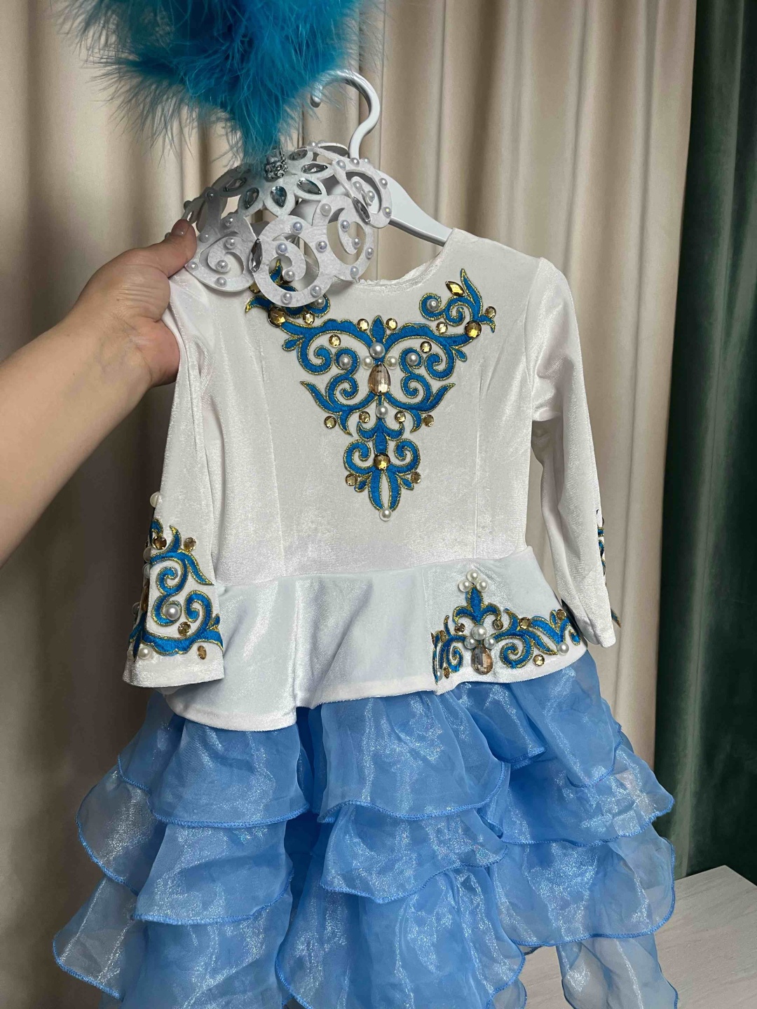 Национальный костюм 101 Rose белый, голубой