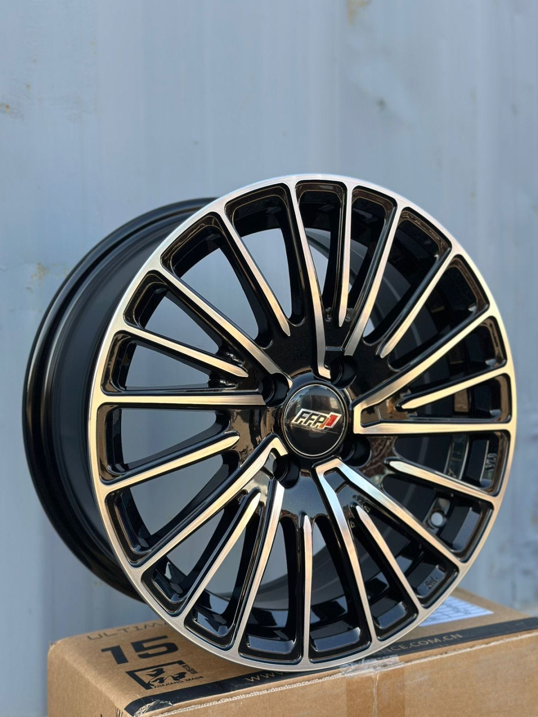 FFP 2852 6.5x15/4x100 D67.1 ET35 4 диска черный, серебристый