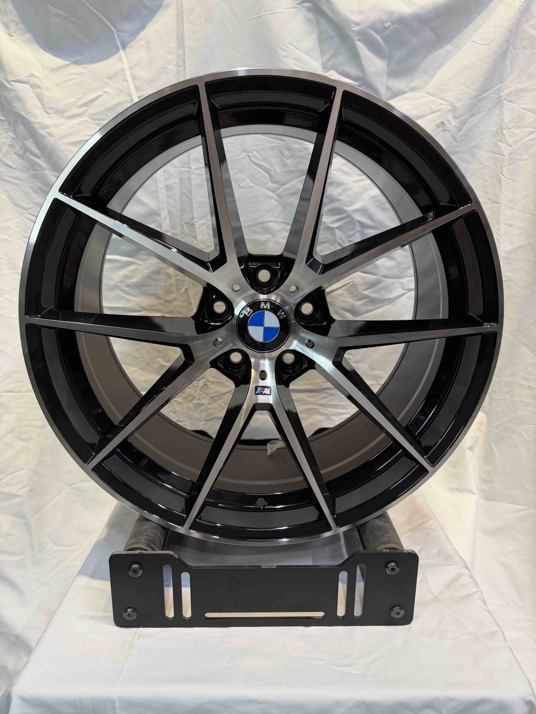 555 BMW M 8.5/9.5x20/5x120 D72.6 ET38.42 4 диска черный