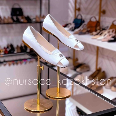 Балетки Nursace белый