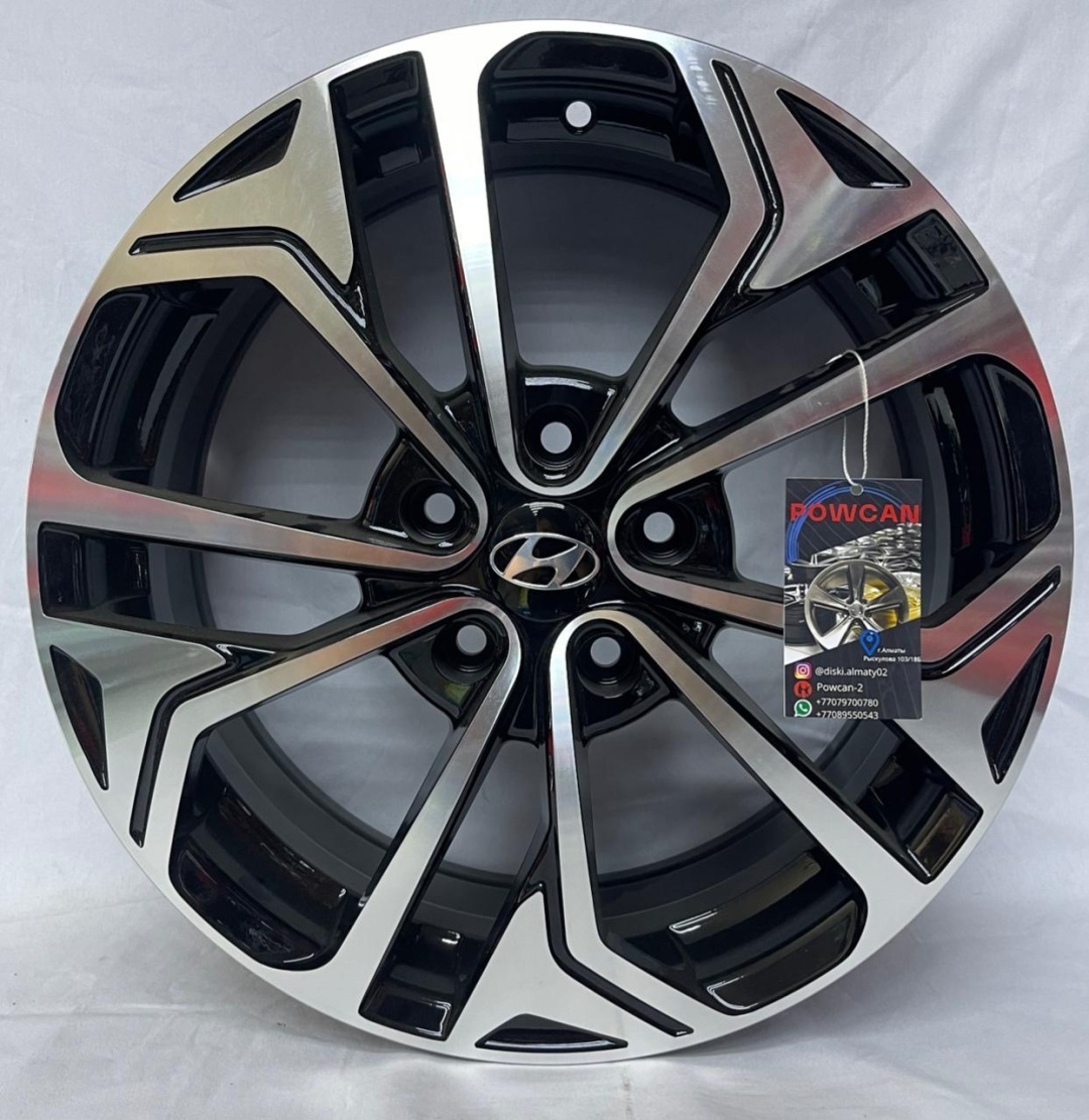 Hyundai 4493 7.5x19/5x114.3 D67.1 ET50 4 диска серебристый, черный