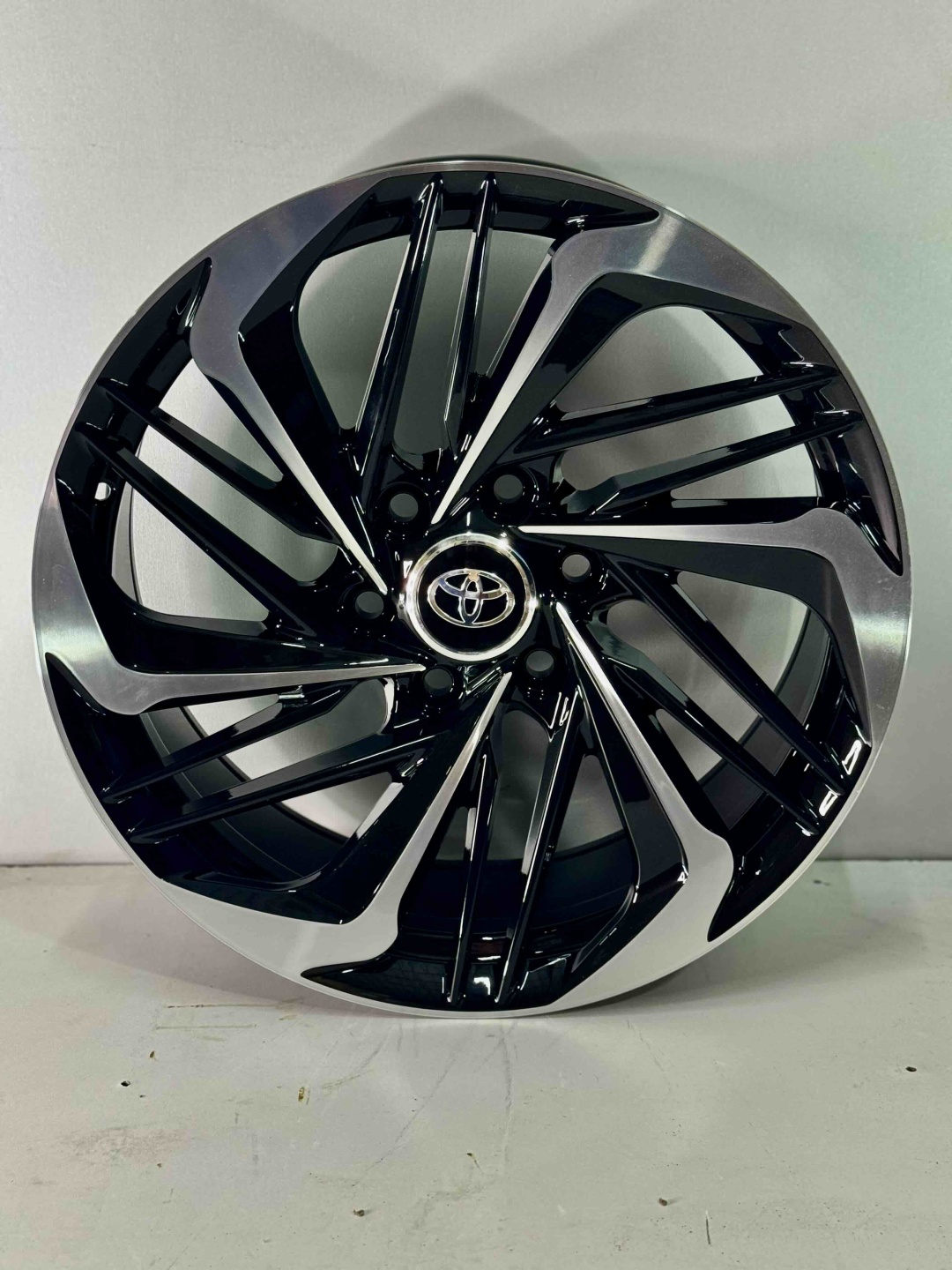 Toyota t/g 299-80h 8.5x20/6x139.7 D106.1 ET25 4 диска черный, серебристый