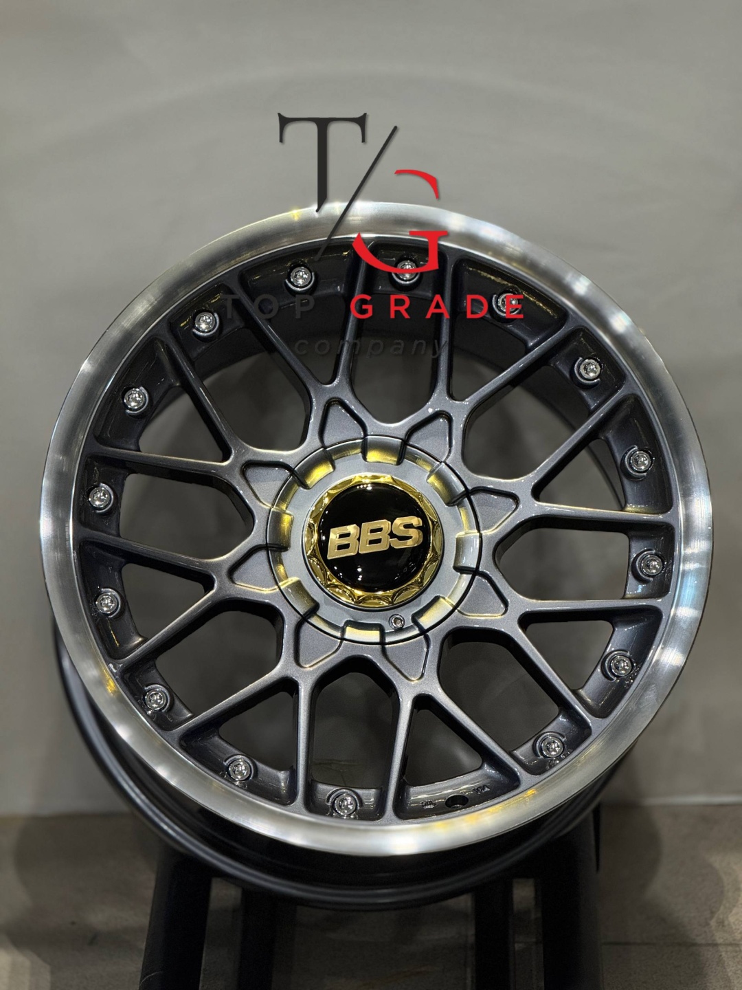 Top Grade bbs bmw 455 8/9x17/5x120 D74.1 ET22.25 4 диска графит