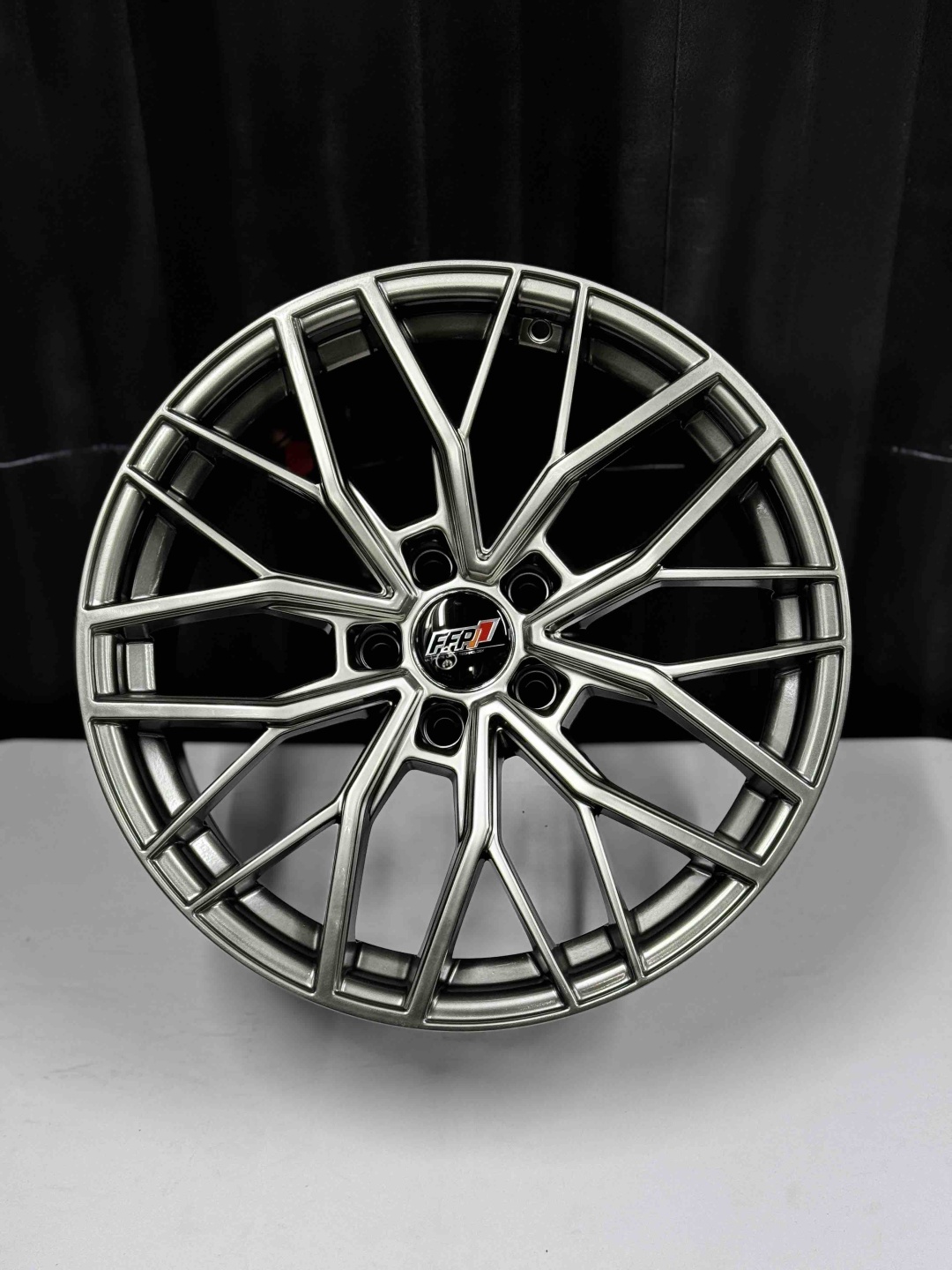 Top Grade Diski085173 8x18/5x114.3 D67.1 ET35 4 диска графит