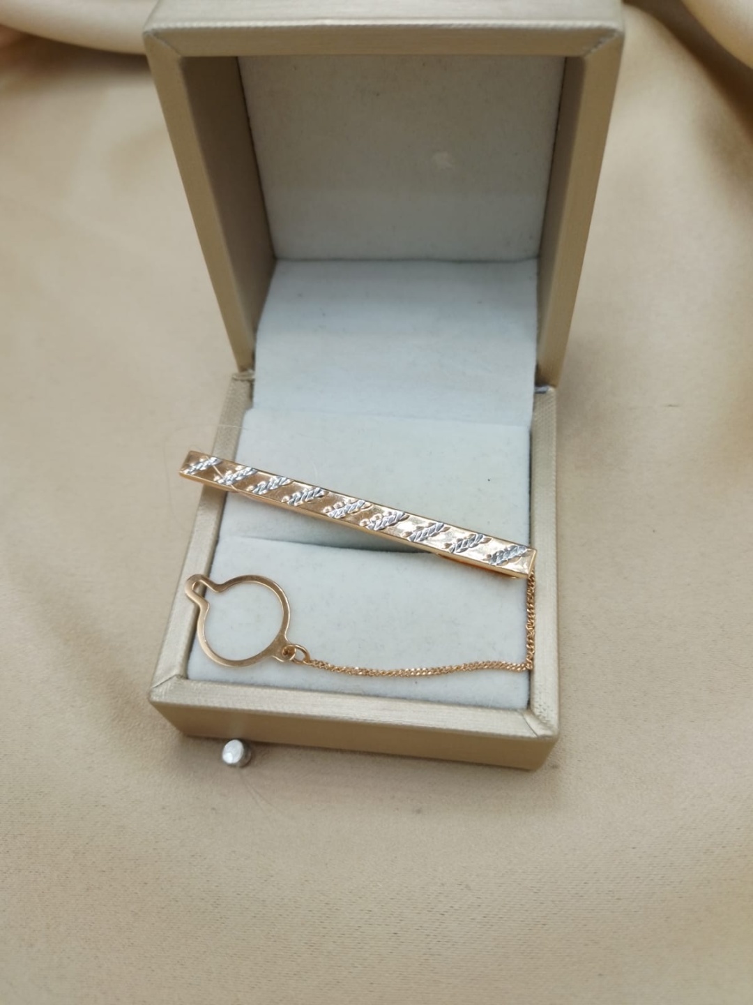 Зажим для галстука Delta 017023 вес 3.66 золото, без вставок