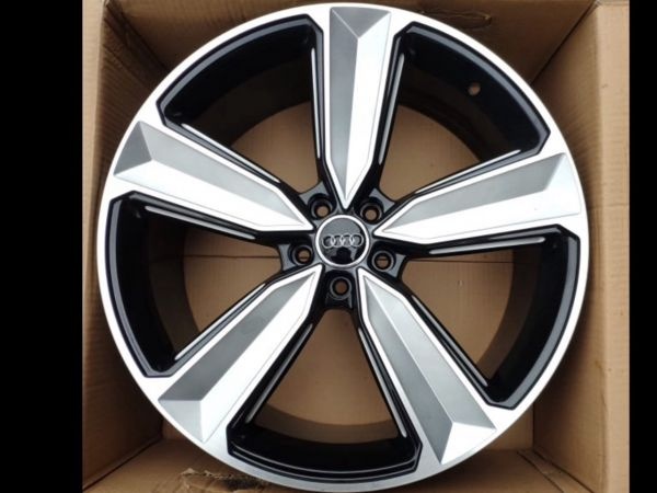Rainbow Dance AUDI 717 7.5x17/5x112 D66.6 ET35 4 диска черный, серебристый