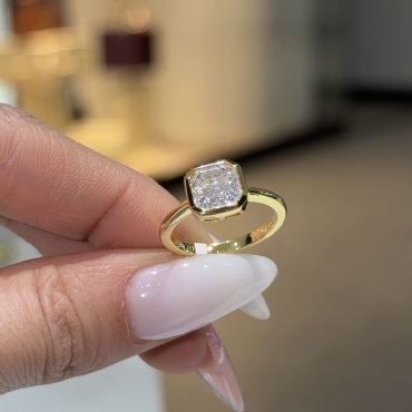 Кольцо Ipekyolu Jewellery 244AY размер 18 вес 3 г серебро, муассанит