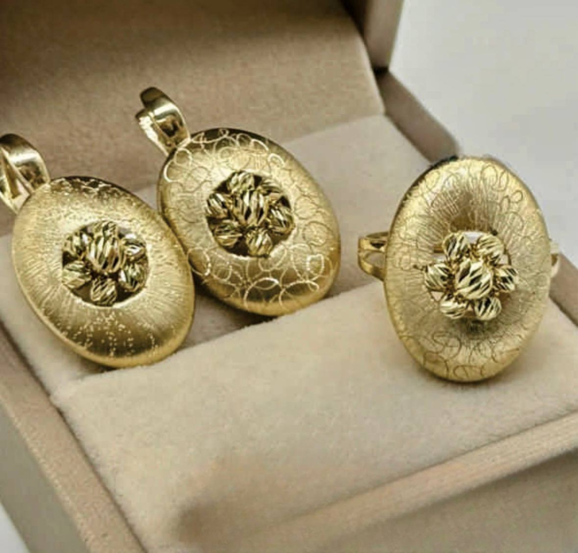 Italy Gold S622317 вес 9.3 г золото, без вставок