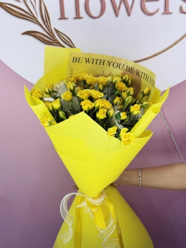 Miya flowers букет с открыткой кустовая роза 13 шт 70 см