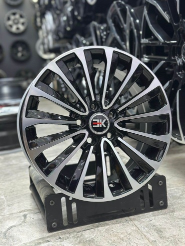 RNO 1057 6.5x15/5x100 D67.1 ET35 4 диска черный, серебристый