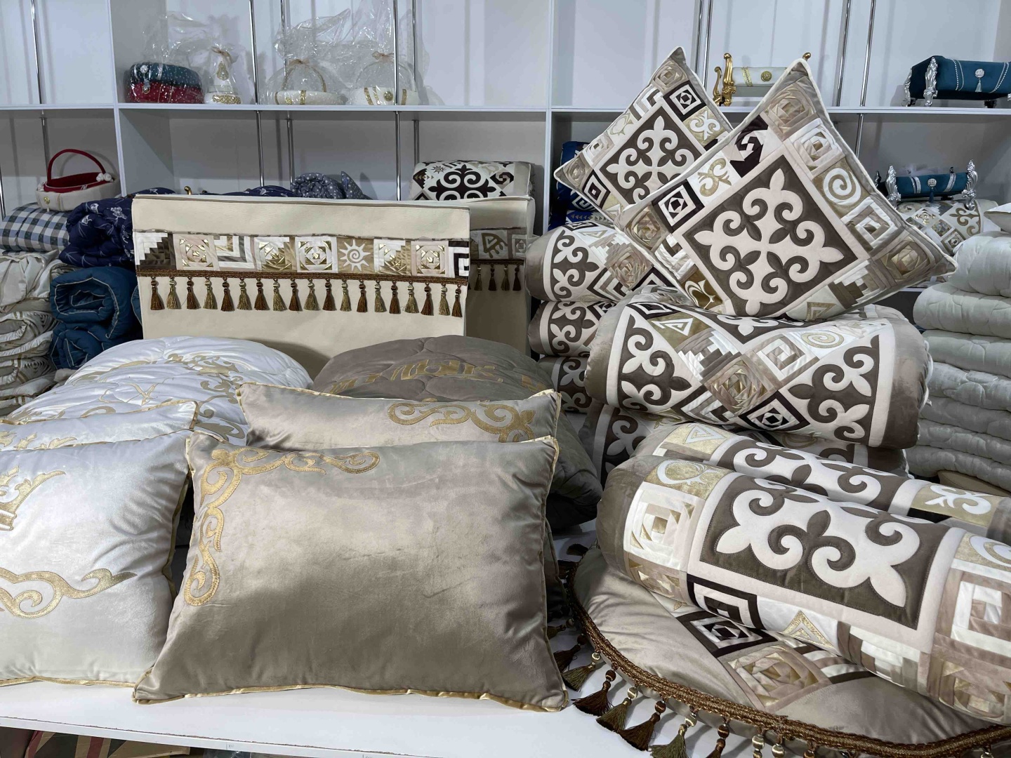 Комплект корпе с подушками 230x80 см, вата, капучино