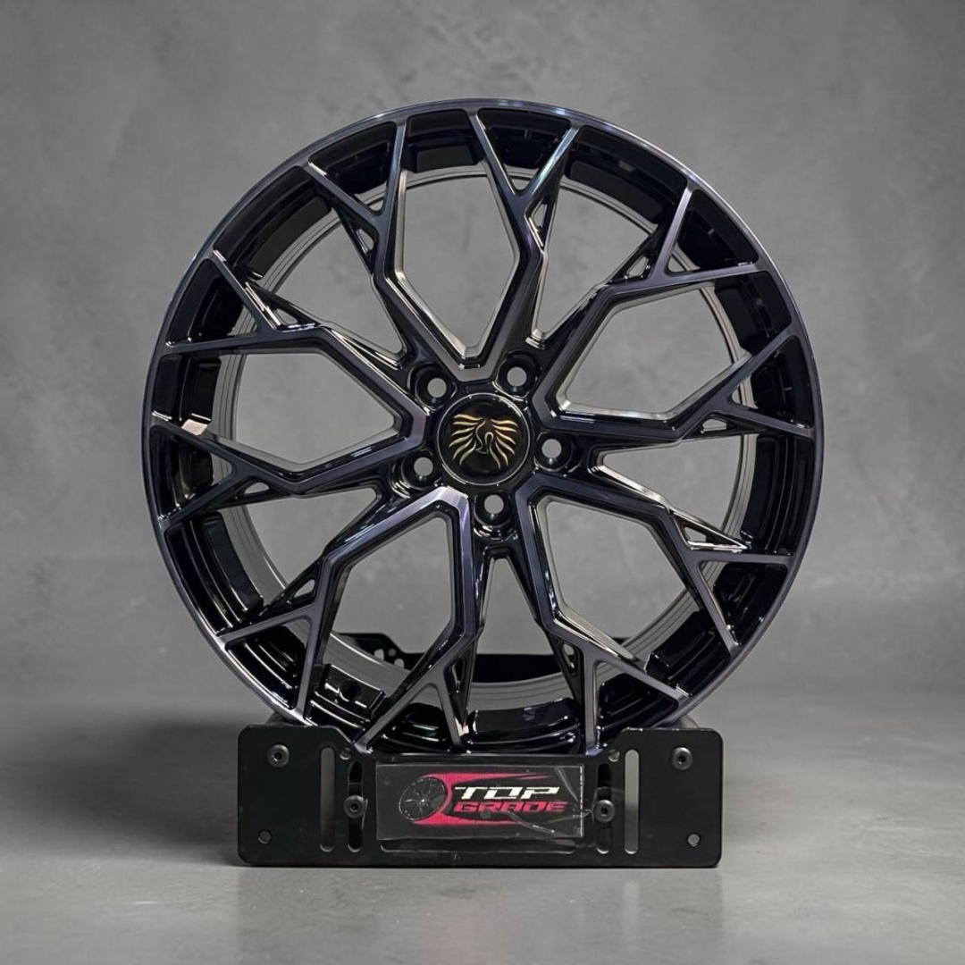 Top Grade VOSSEN AXM 1042 8x18/5x108 D65.1 ET35 4 диска графит, серебристый