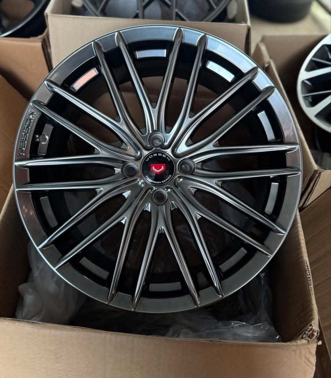 Rainbow VOSSEN 575 7.5x17/4x100 D67.1 ET35 4 диска графит