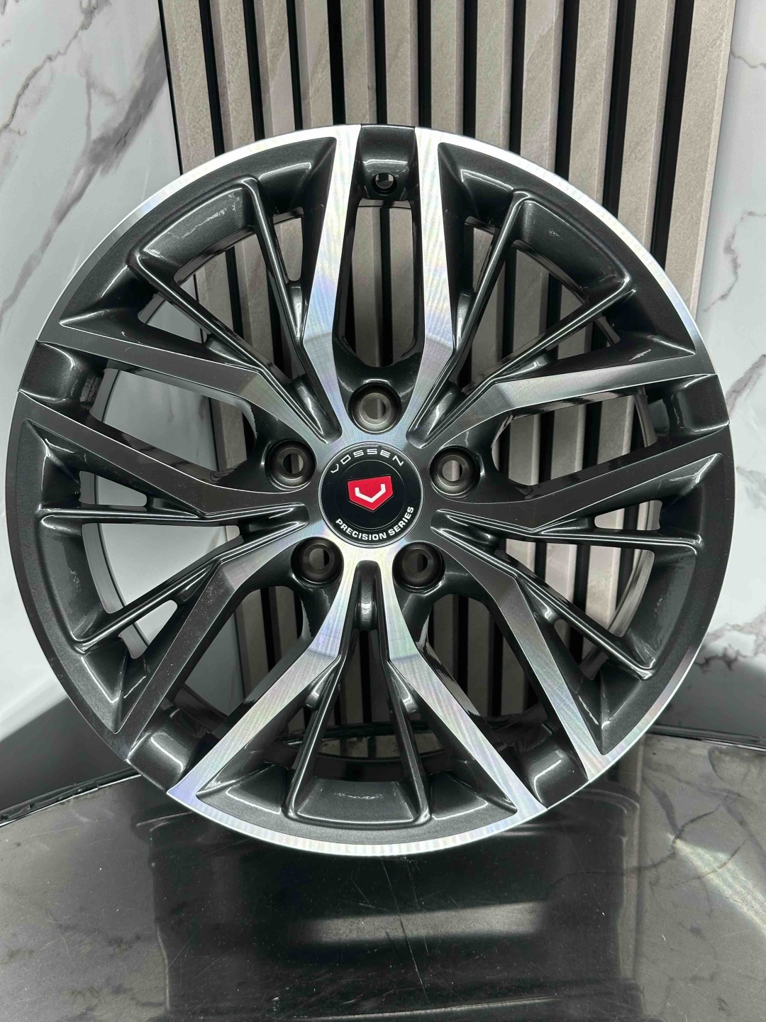 Top Grade H689F 7x17/5x114.3 D60.1 ET50 4 диска серебристый