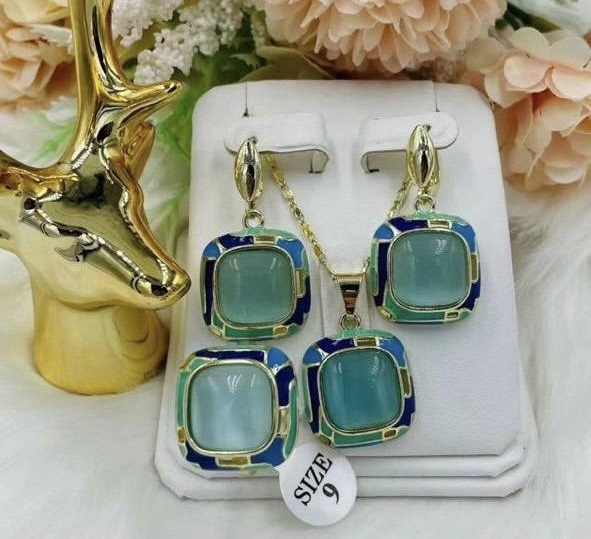 Комплект медицинская сталь, нержавеющая сталь, кристаллы Swarovski