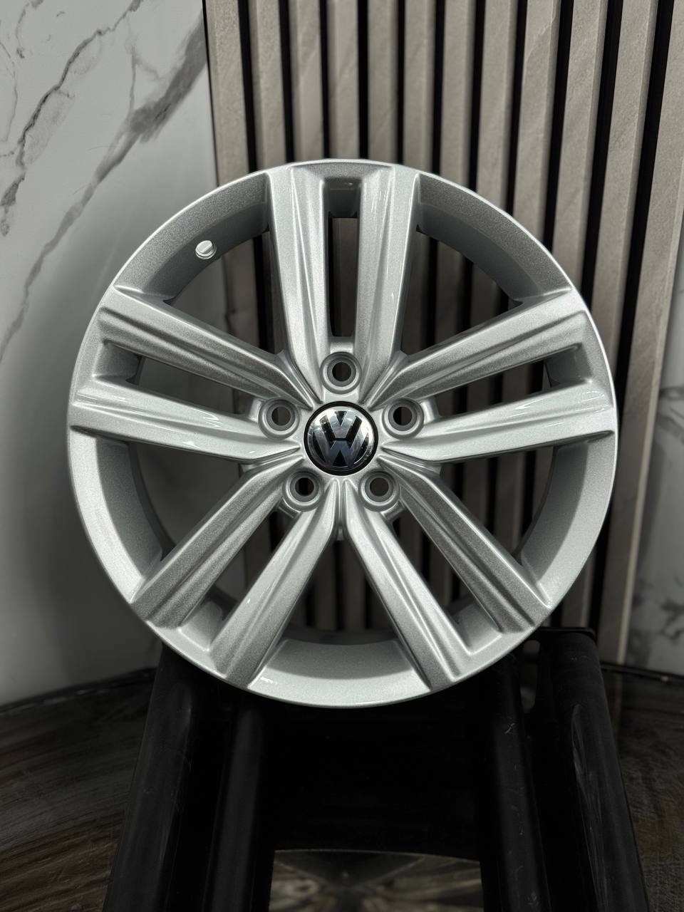 Top Grade T/G VOLKSWAGEN 5138 6x15/5x100 D57.1 ET40 4 диска серый