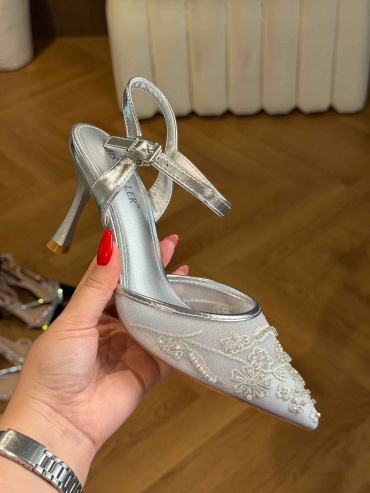 Босоножки MISS MILLER серебристый