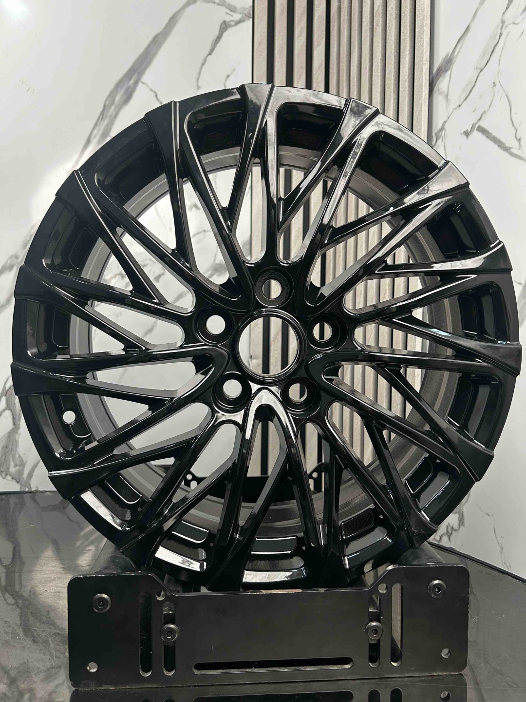 Top Grade EXPFBX048 7x17/5x114.3 D60.1 ET43 4 диска черный