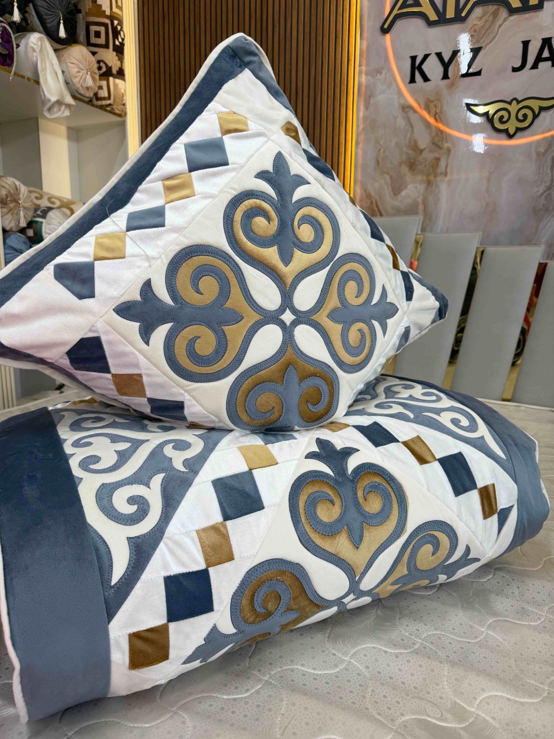Комплект корпе с подушками 230x80 см, вата, маренго