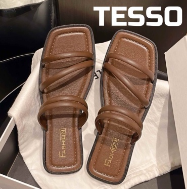 Шлепанцы TESSO коричневый