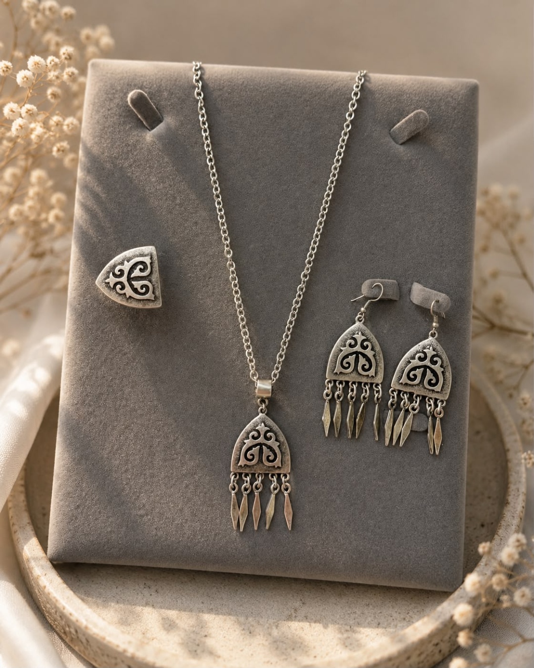TOMIRIS COLLECTION медицинская сталь, без вставок