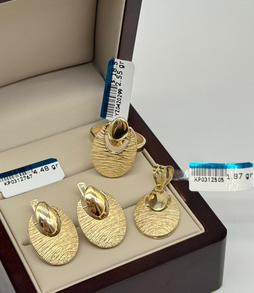 Italy Gold К448188255185 вес 8.9 г золото, без вставок