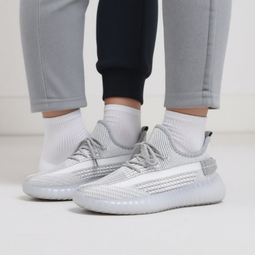 Кроссовки FASHION Кроссовки Yeezy Boost 350 — стиль и комфорт в одном серебристый