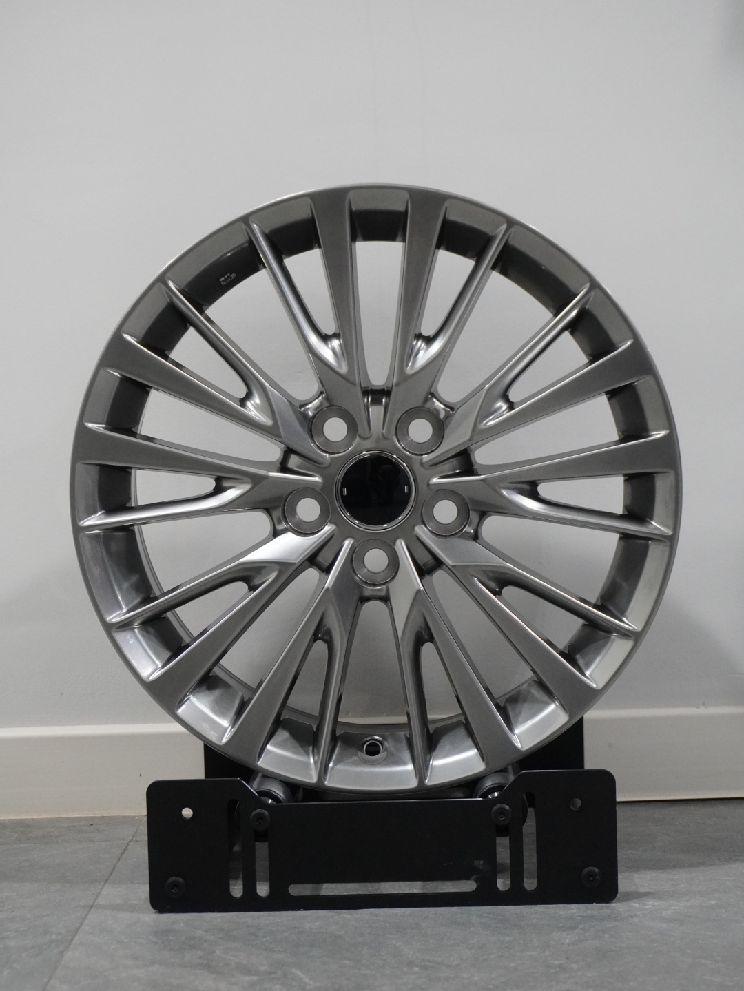 PDW TURONE 7x17/5x114.3 D60.1 ET40 4 диска графит