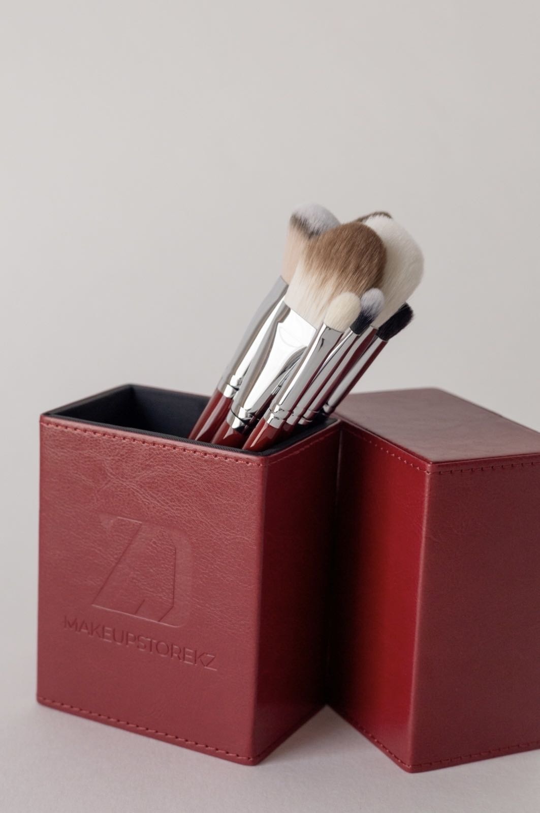 MAKE UP STORE Набор кистей Makeupstorekz Red Set красный 12 шт 12