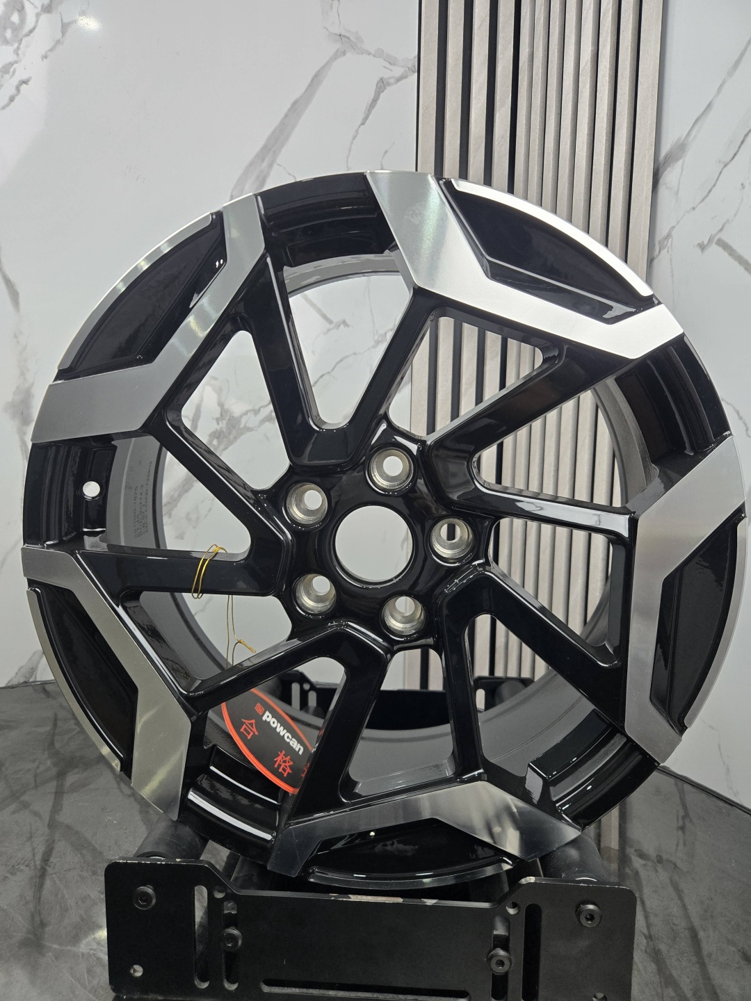Top Grade EXP8745 7.5x18/5x114.3 D67.1 ET48 4 диска черный, серебристый