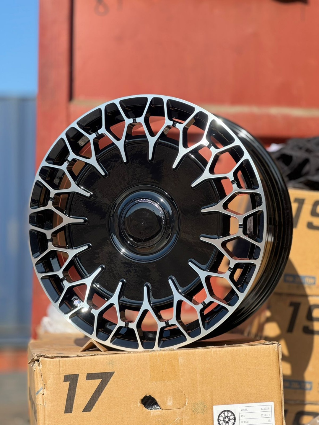 Fonyee YZ960177011MB 7x17/4x100 D67.1 ET35 4 диска черный