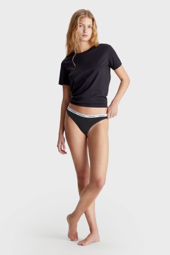 Стринги Calvin Klein черный