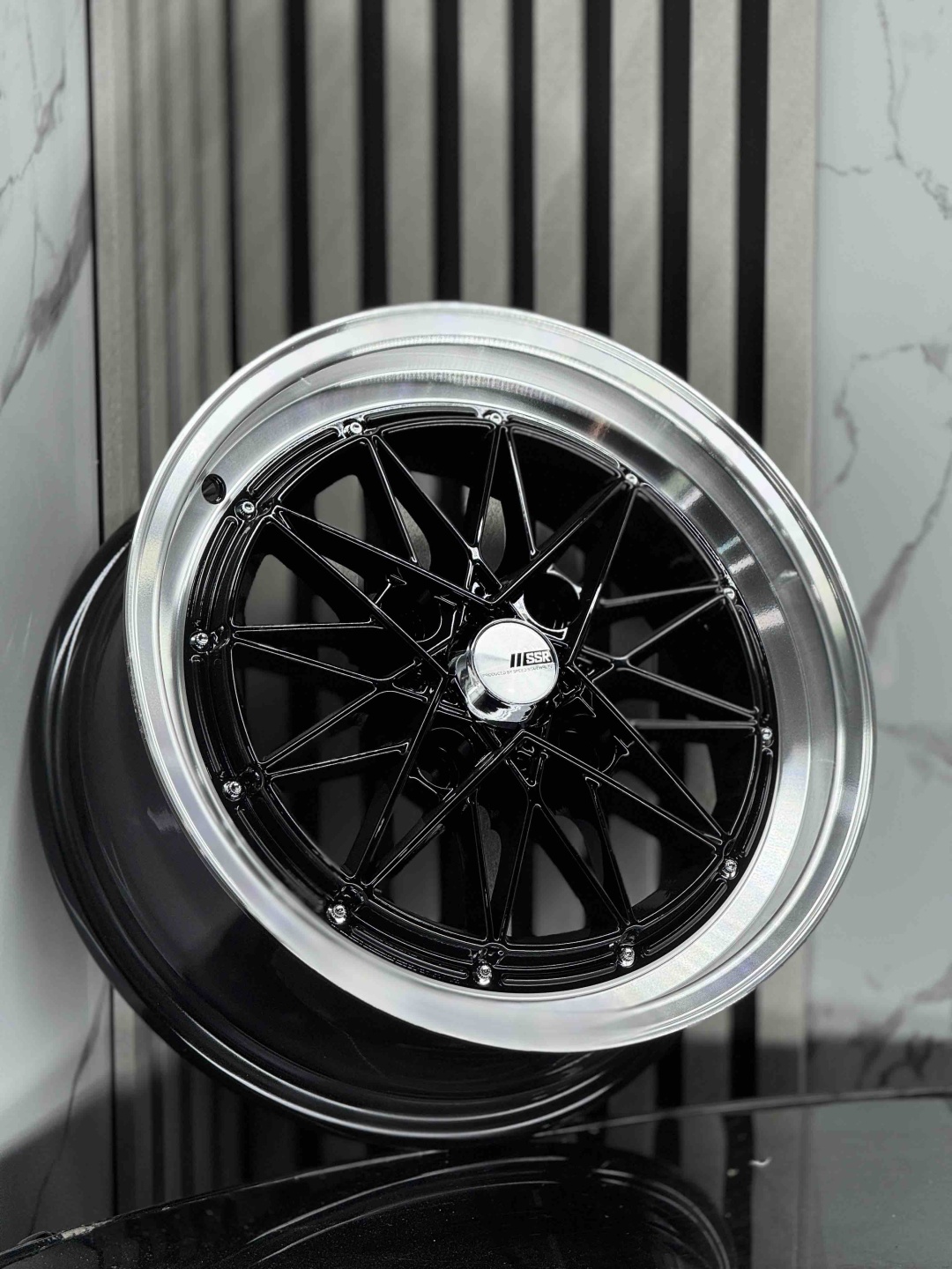 Top Grade 1013 bmy 6x15/4x114.3 D73.1 ET33 4 диска черный, серебристый