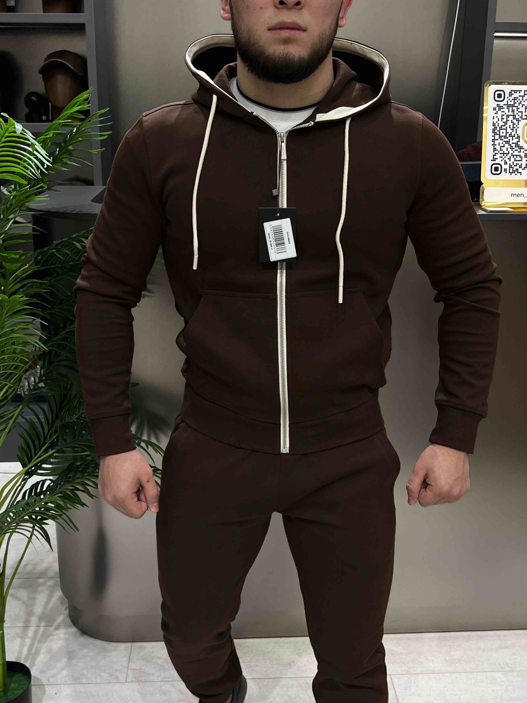 Спортивный костюм коричневый