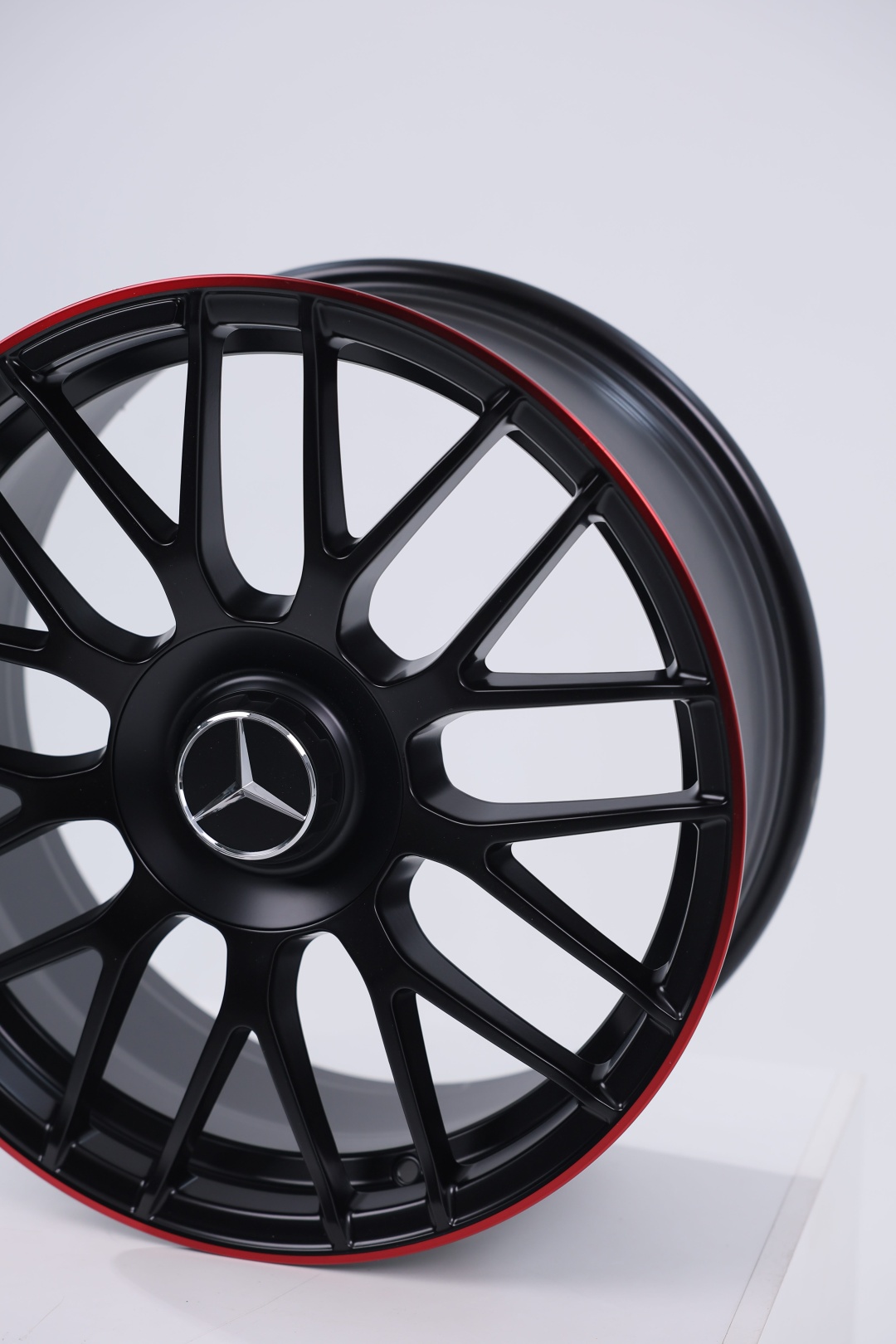 Mercedes-Benz R1503 8x18/5x112 D66.56 ET38 4 диска черный, красный