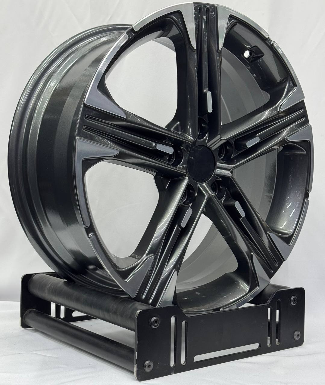 Wheels Px06 7.5x18/5x114.3 D48.5 ET67.1 4 диска серебристый, графит